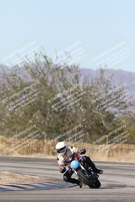 media/Dec-01-2025-Moto Forza (Mon) [[2daa91e15f]]/3-Beginner Group/Session 3 (Turn 3)/